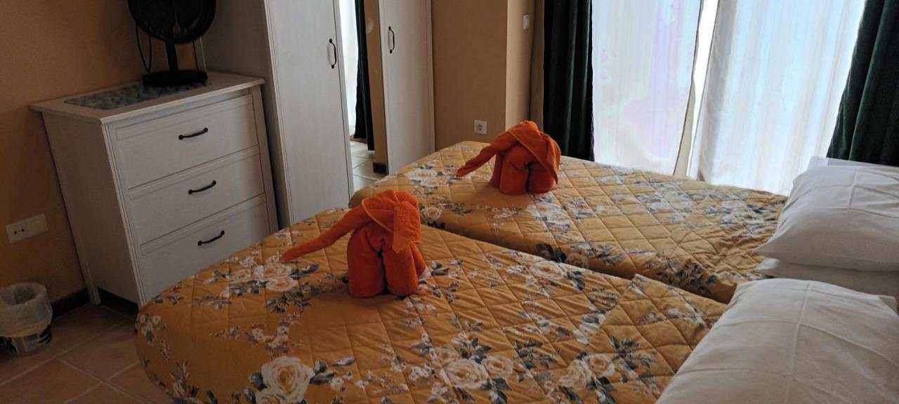 קלטה דה פוסטה Beautiful, Spacious Villa, Heated Pool, Sleeps Eight, With Quality Furnishings מראה חיצוני תמונה