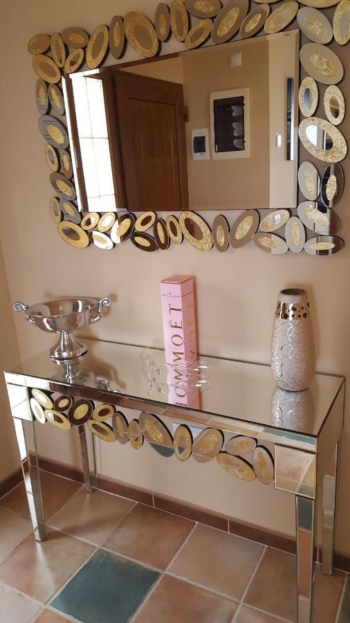 קלטה דה פוסטה Beautiful, Spacious Villa, Heated Pool, Sleeps Eight, With Quality Furnishings מראה חיצוני תמונה
